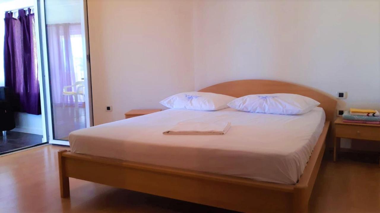 Studio Apartment Брела Екстериор снимка