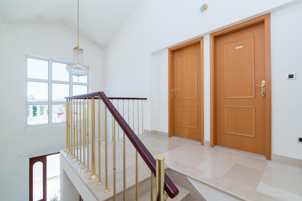 Studio Apartment Брела Екстериор снимка