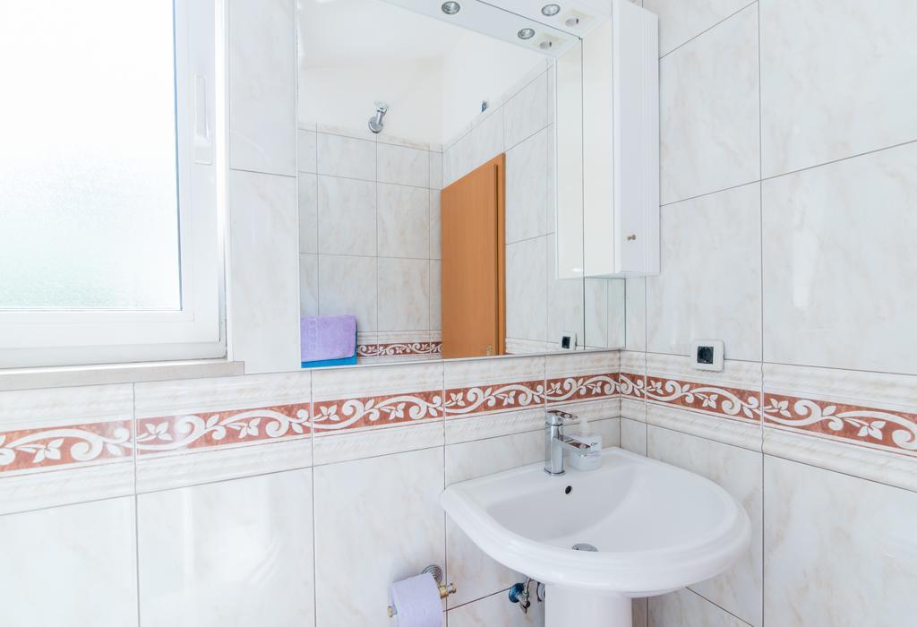 Studio Apartment Брела Екстериор снимка