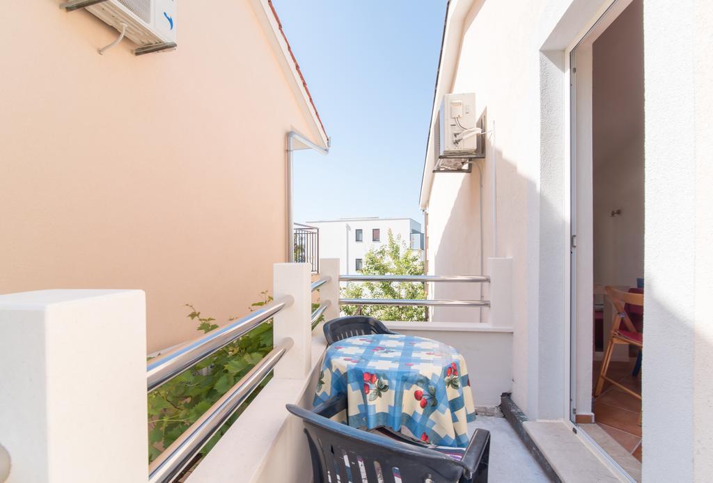 Studio Apartment Брела Екстериор снимка