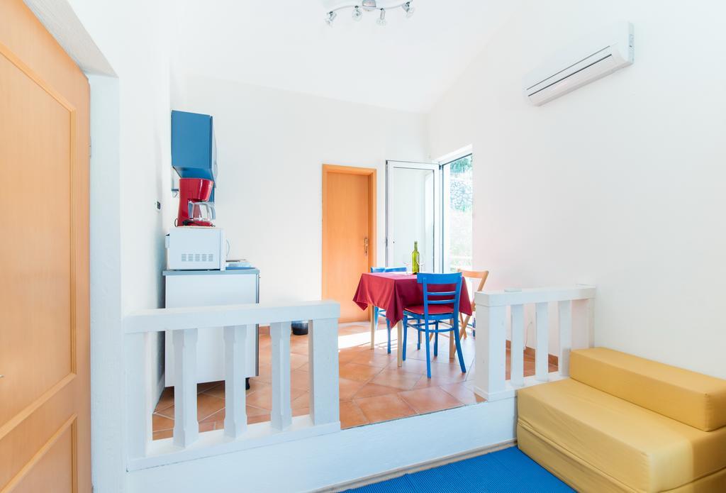Studio Apartment Брела Екстериор снимка